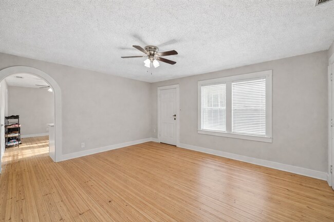 Building Photo - 1202 E 29th St