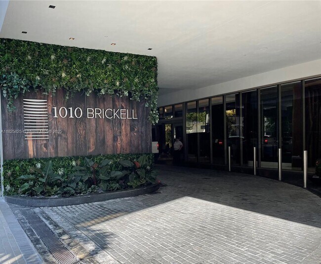 Building Photo - 1010 Brickell Ave