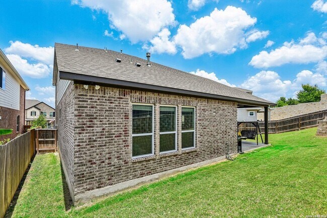 Building Photo - 1136 Aidenbaum