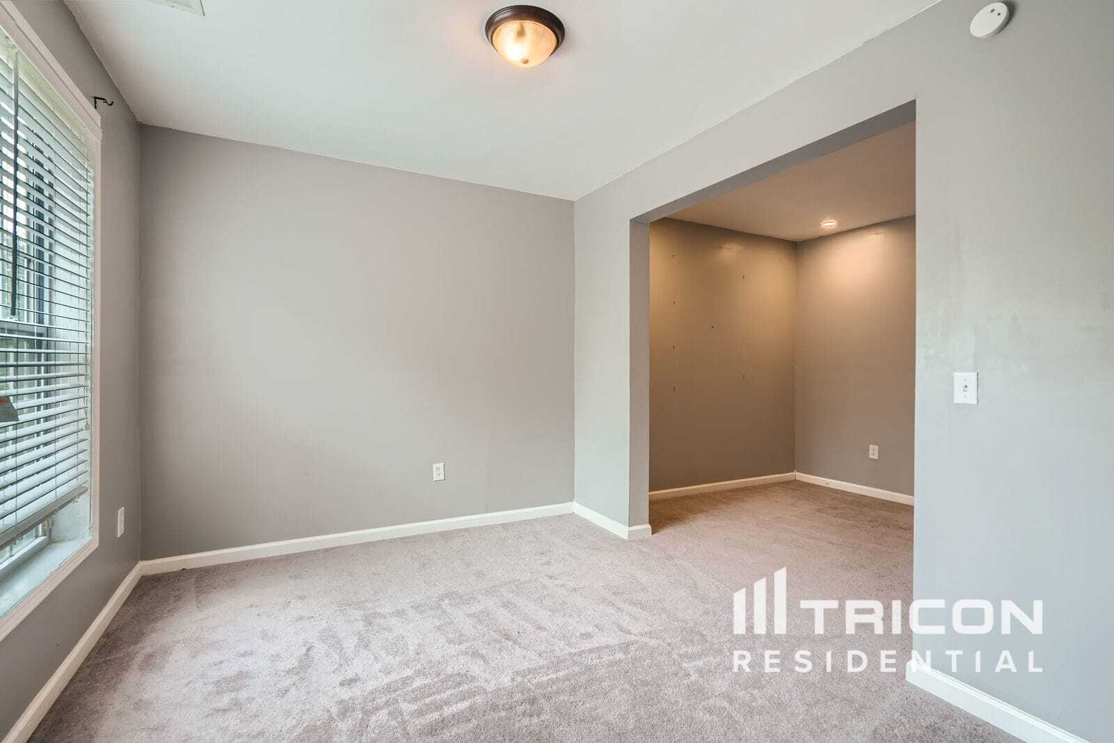 Building Photo - 5519 Village Ridge
