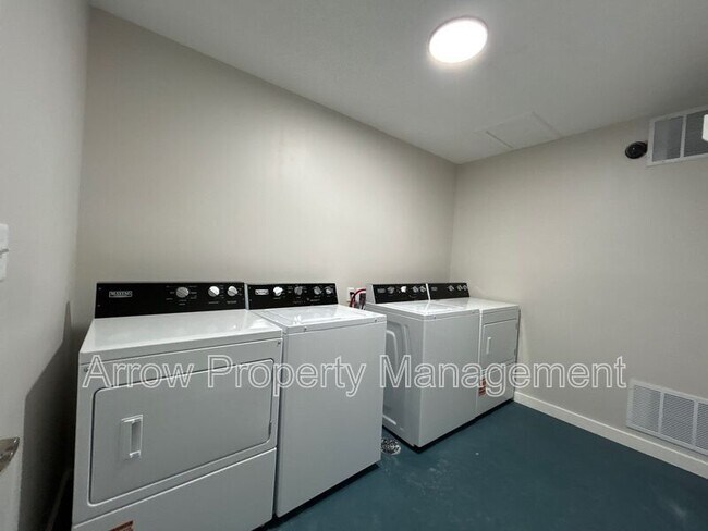 Building Photo - 1320 S Jackson St