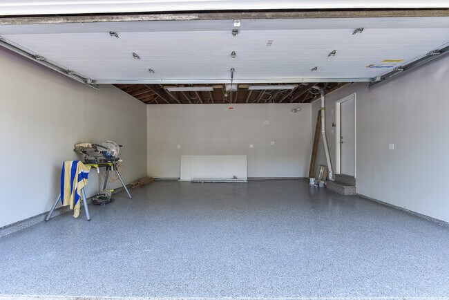 Building Photo - 5S480 Campbell Dr