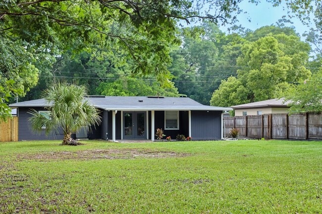 Building Photo - 3905 Forest Blvd