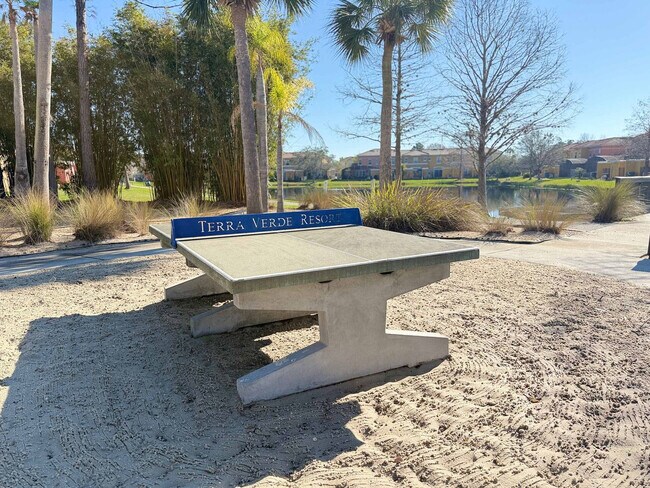 Building Photo - 4735 Vero Beach Pl