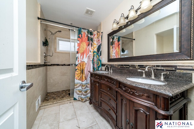 Building Photo - 37709 Glengrove Dr