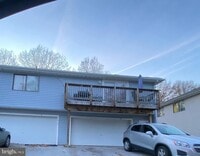Building Photo - SUNRISE - 3 Bedroom 1 bath condo
