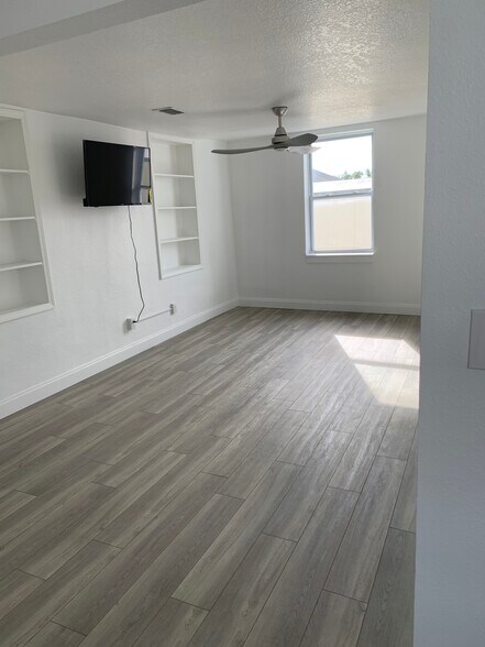 Building Photo - 512 Canal St