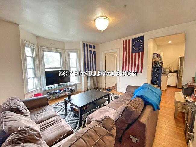 Building Photo - 76 Curtis St