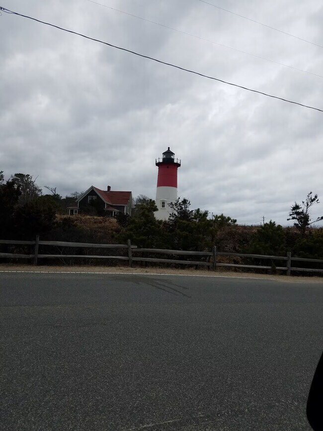 Building Photo - 510 N Sunken Meadow Rd