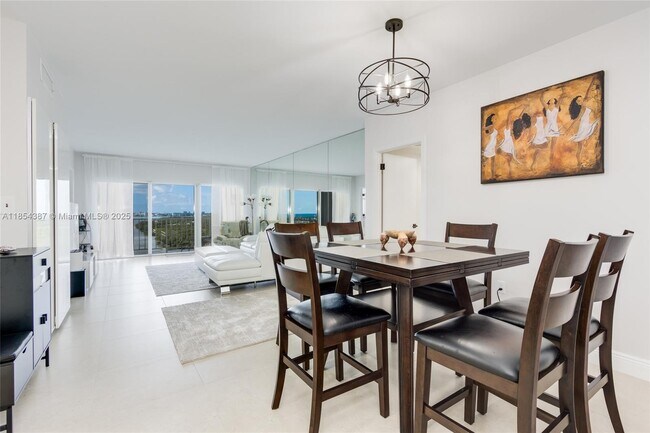Building Photo - 500 Bayview Dr