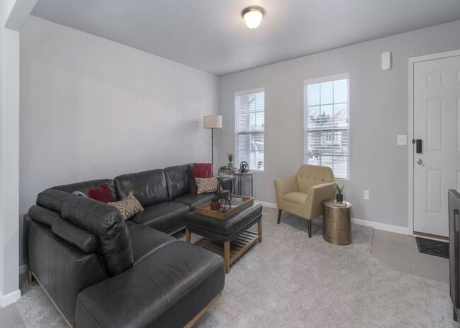 Building Photo - 4 Bedroom Available in Tiburon!