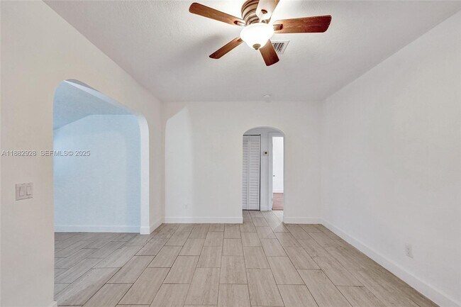 Building Photo - 4718 NW 15th Ave