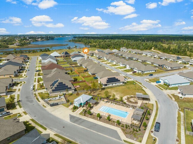 Building Photo - For Lease - Executive 3 BR/2 BA Home by No...