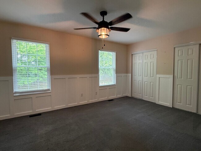 Building Photo - Townhome in Aston, PA