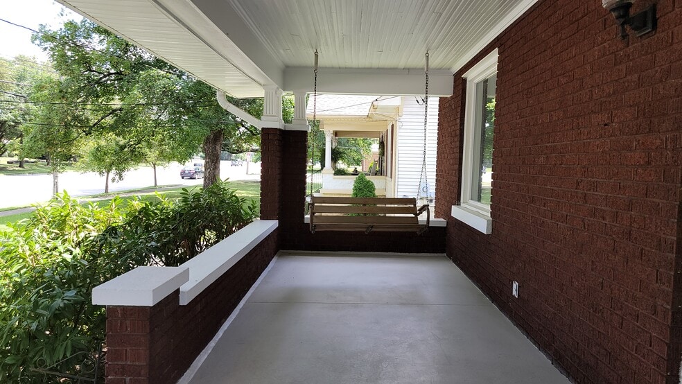 Building Photo - 3812 Taylorsville Rd