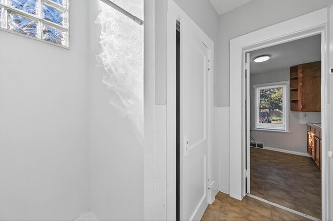 Building Photo - 959 Earl St