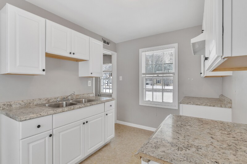 Building Photo - 41 Lynbrook Ave