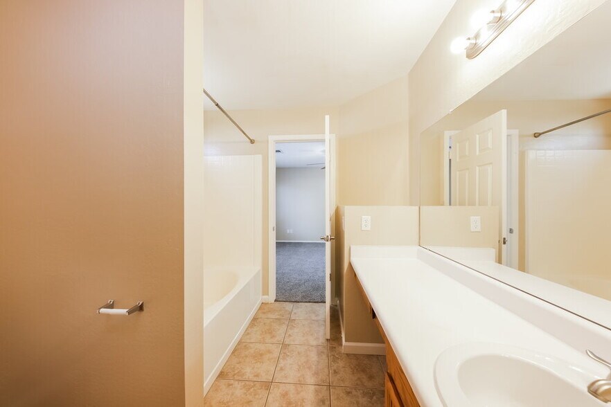 Building Photo - 13016 W St Moritz Ln
