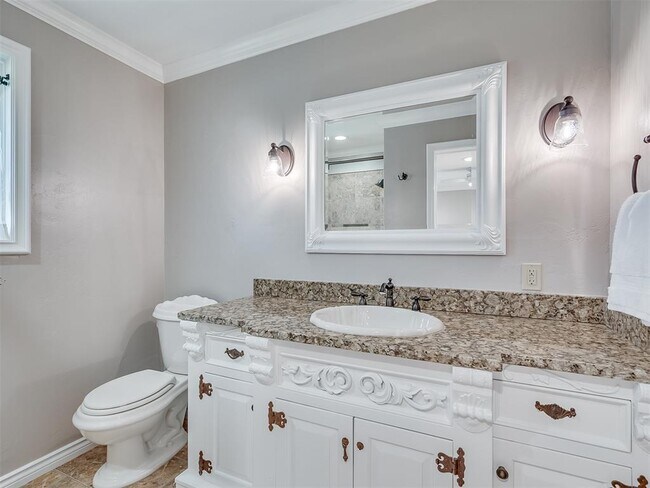 Building Photo - 1516 E Britton Rd