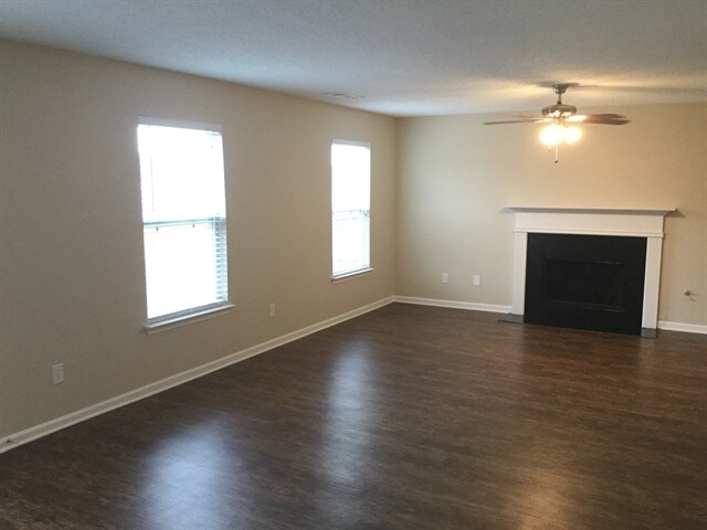 Building Photo - 4897 Bryant Dr