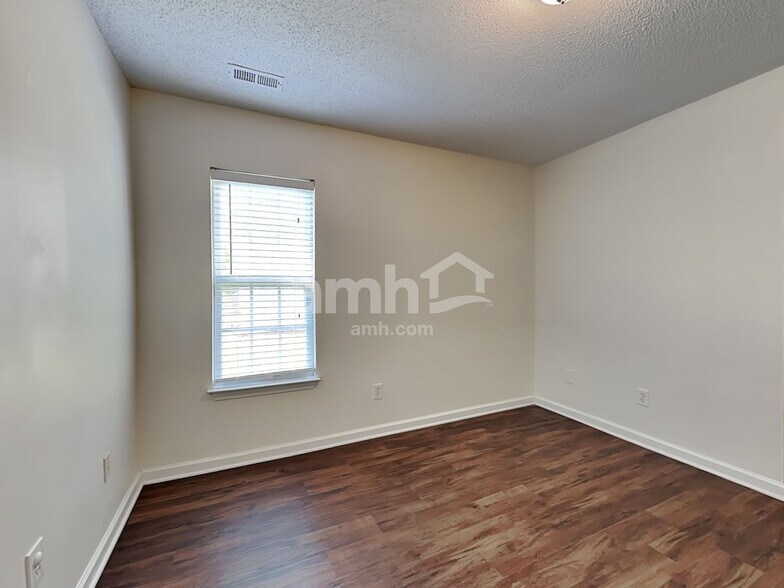 Building Photo - 120 Salem Ridge Ct