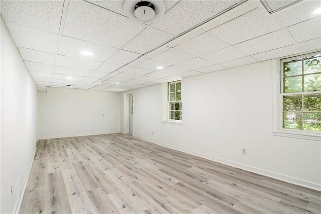 Building Photo - 525 Abernathy Rd NE