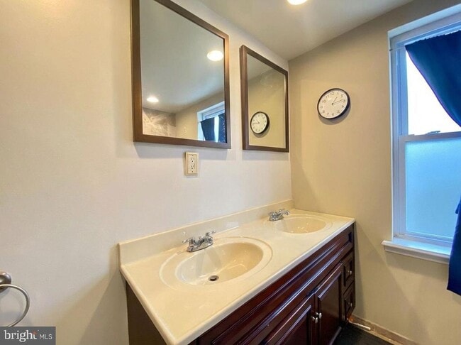 Building Photo - 4220 Powelton Ave