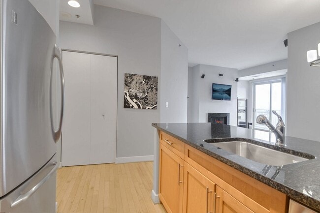 Building Photo - Fantastic Penthouse in Downtown Bethesda w...