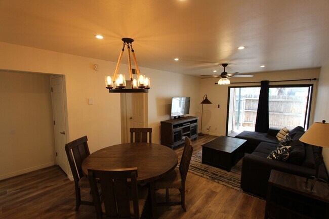 Building Photo - 3200 S Litzler Dr