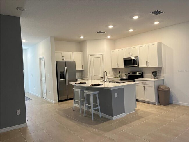 Building Photo - 8500 Lunar Skye St