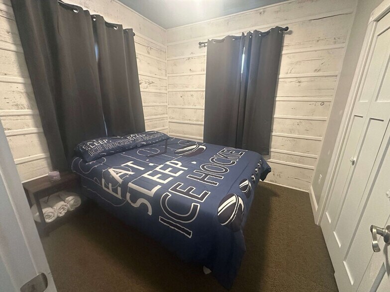 Building Photo - 21 Coldbrook St NE