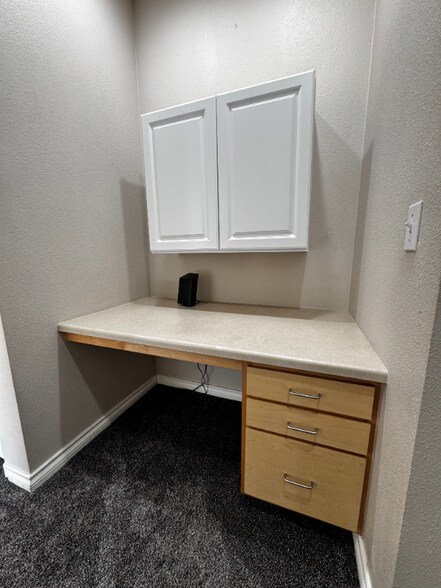 Building Photo - 22855 E Country Vista Dr