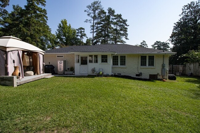 Building Photo - 4112 Spring Hill Road
