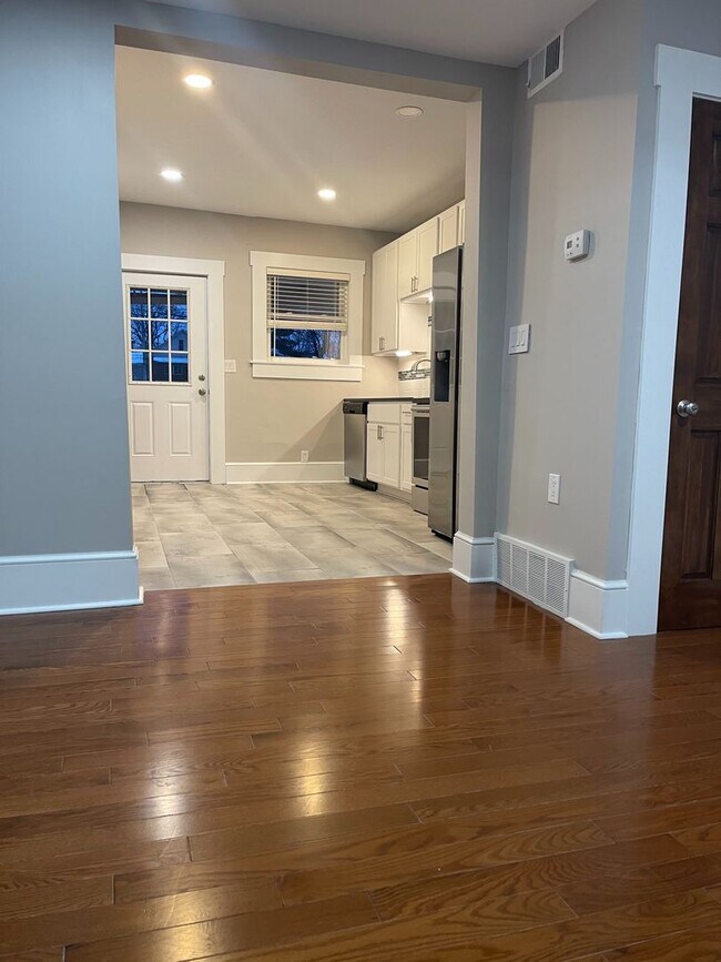 Building Photo - 31-33 E. Blake Ave.