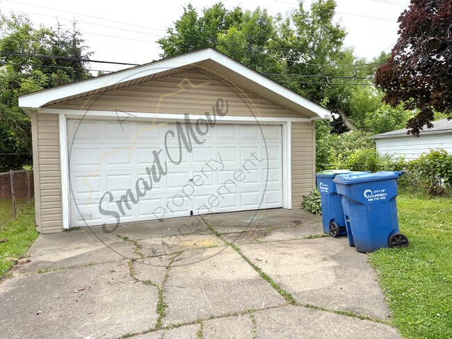 Building Photo - 13312 Sherman Ave
