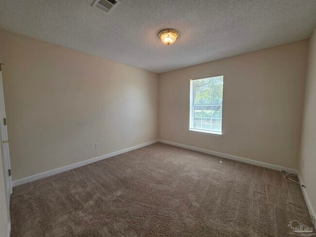 Building Photo - 720 Buoy Dr