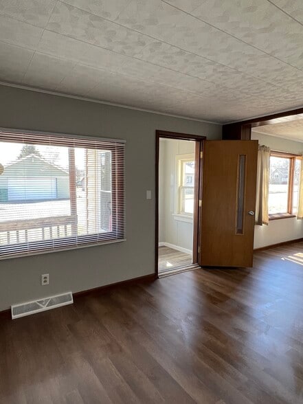 Living Room - 2301 Presque Isle Ave