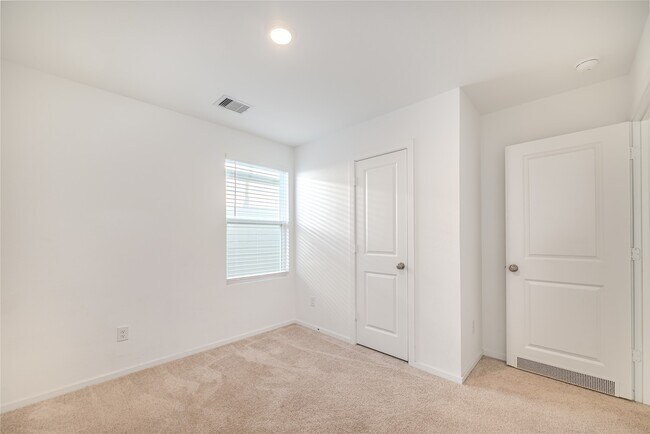 Building Photo - 21458 Carosella Dr