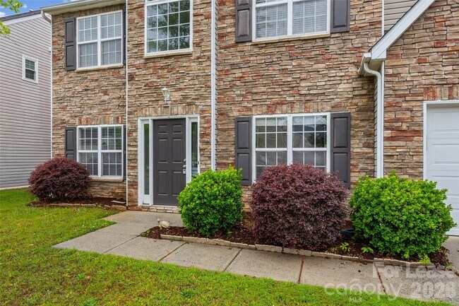 Building Photo - 2704 Piersland Drive