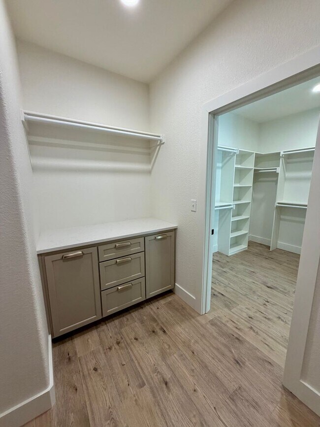 Building Photo - 509 Waggoner Ln