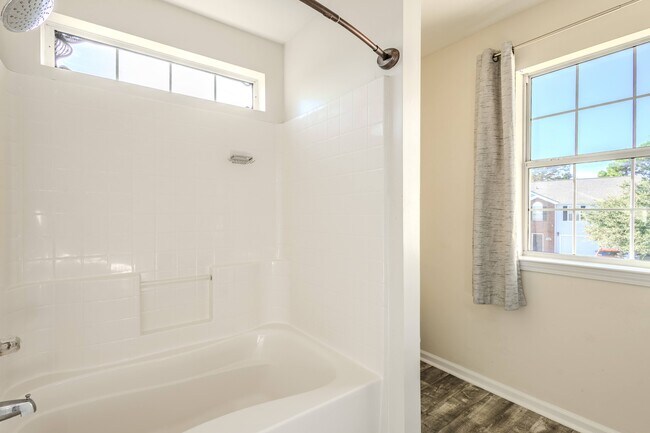 Building Photo - Walkerton Home