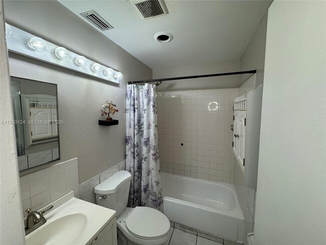 Building Photo - 7515 NW 44th Ct