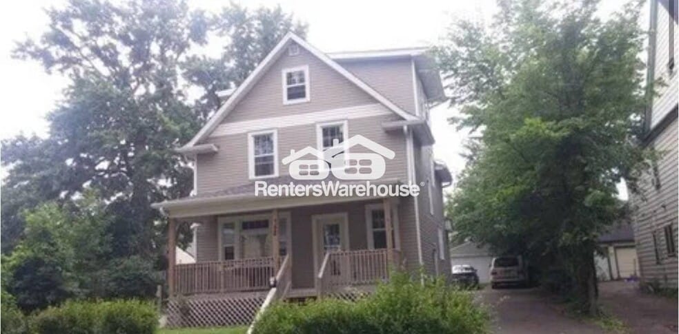 Primary Photo - 752 Carroll Ave