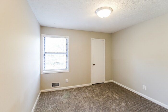 Building Photo - 5017 Dekalb Way