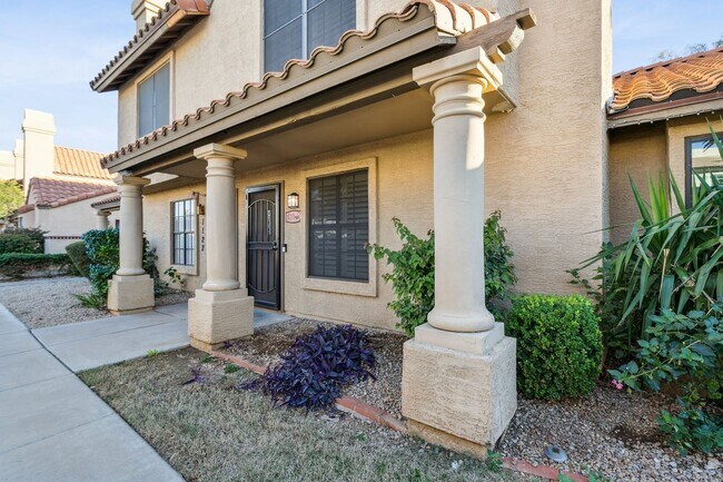 Building Photo - Beautiful 2 Bedroom