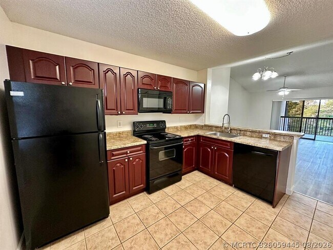 Building Photo - 5641 Riverside Dr