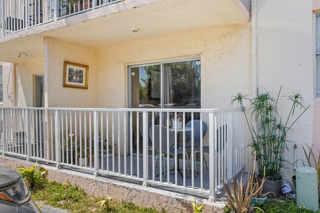 Primary Photo - 16465 NE 22nd Ave