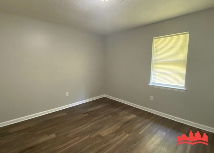 Building Photo - 5870 Jackson Dr