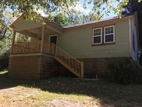 Building Photo - HOGANSVILLE- 604 Elm St 2 Bedroom 1 Bath