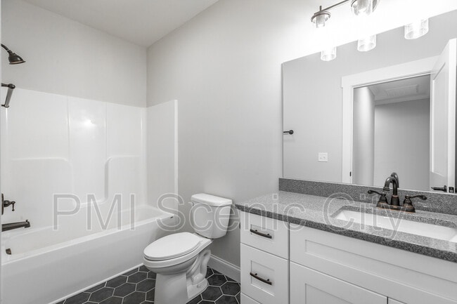 Building Photo - 1908 Cypress Ln